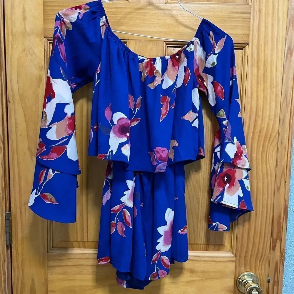 (NWOT) Pink Lily size small blue floral romper